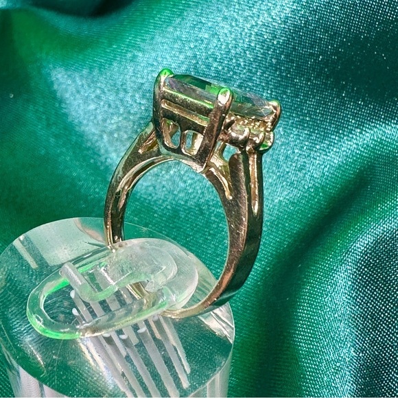 Oval Mystic Topaz Ring | 10k YG Diamond Accents – The Castle  14K Yellow Gold Color-Change (Mystic Topaz Style) & Diamond Accent